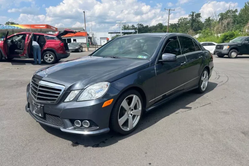 2010 Mercedes Benz E 350 Sport 4MATIC photo 1