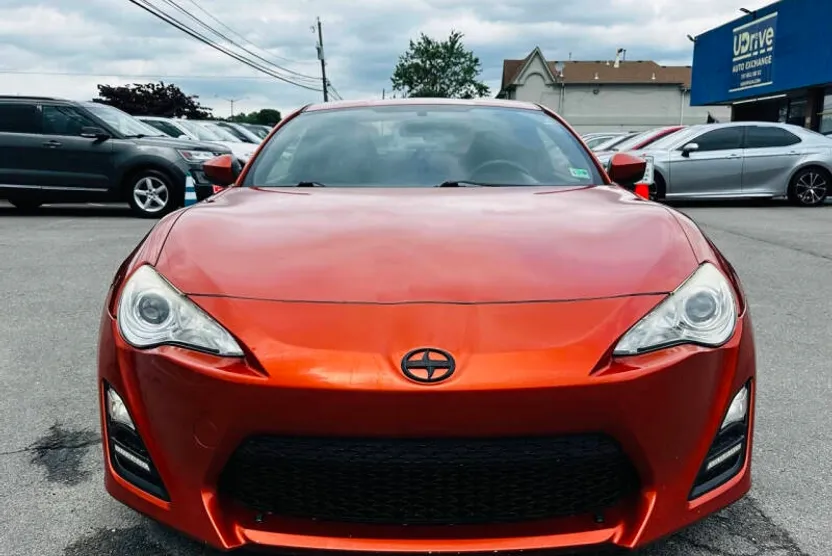 2016 Scion FR-S photo 1