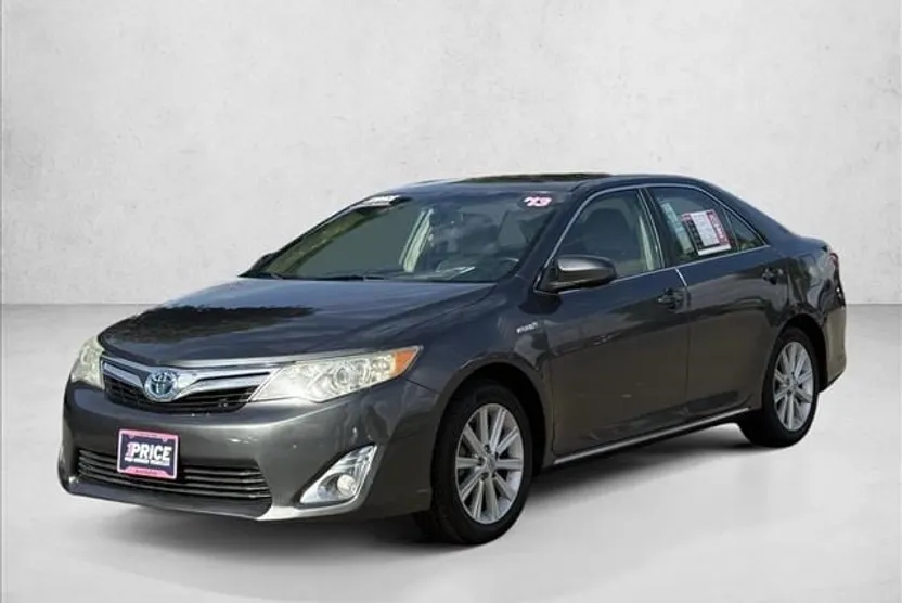 2013 Toyota Camry Hybrid XLE photo 1