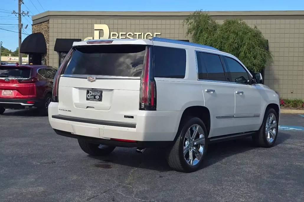 2016 Cadillac Escalade Premium photo 1