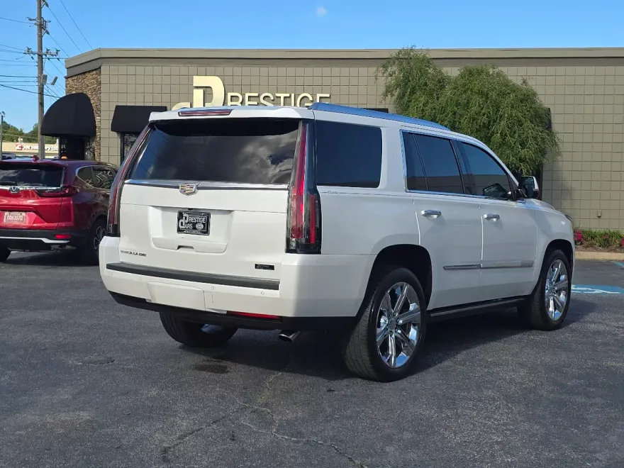 2016 Cadillac Escalade Premium photo 1