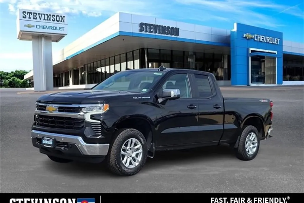2025 Chevrolet Silverado 1500 LT photo 1