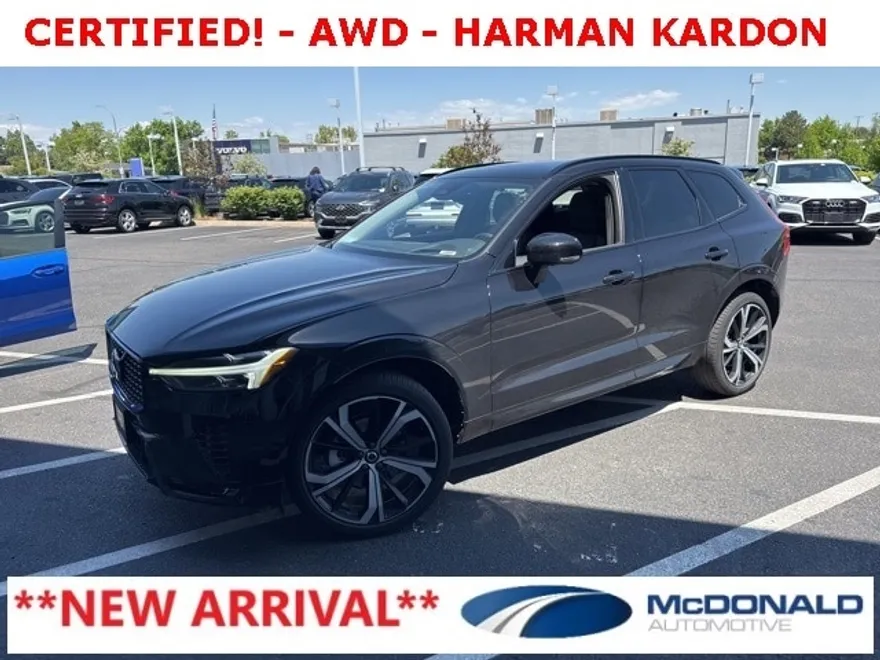 2023 Volvo XC60 B5 Ultimate photo 1
