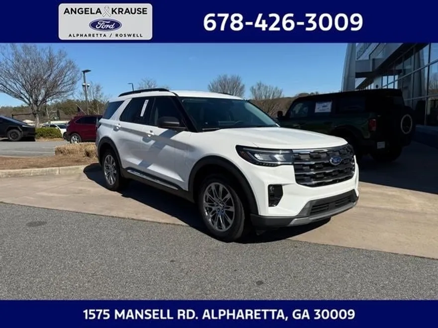 2025 Ford Explorer photo 1