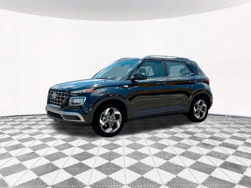 2025 Hyundai Venue SEL photo 1