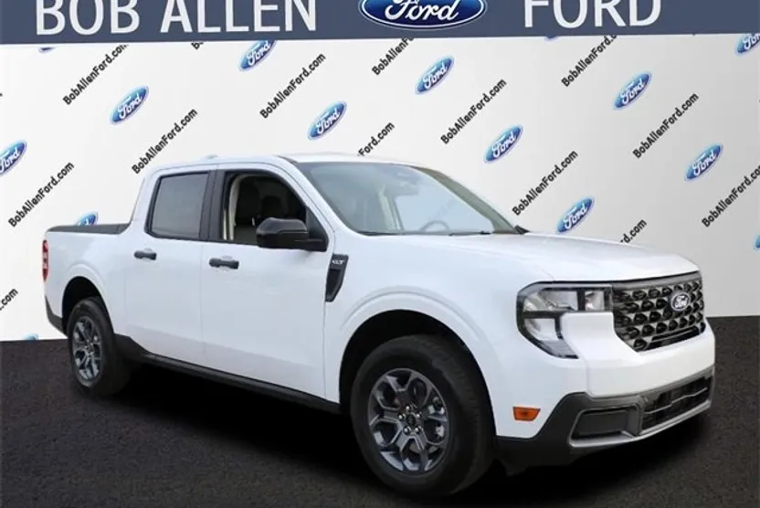 2025 Ford Maverick XLT photo 1