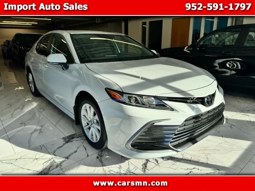 2024 Toyota Camry LE photo 1