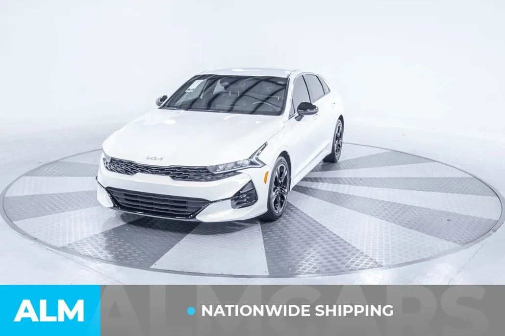 2022 Kia K5 GT-Line photo 1