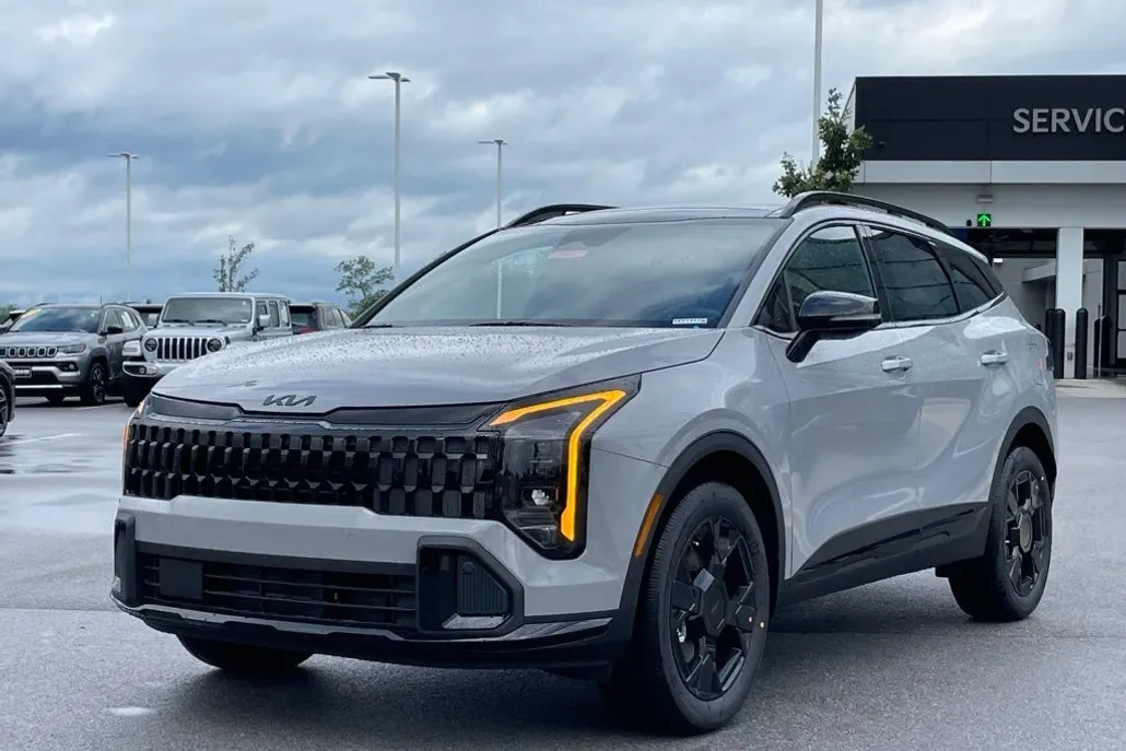 2026 Kia Sportage Hybrid Base photo 1