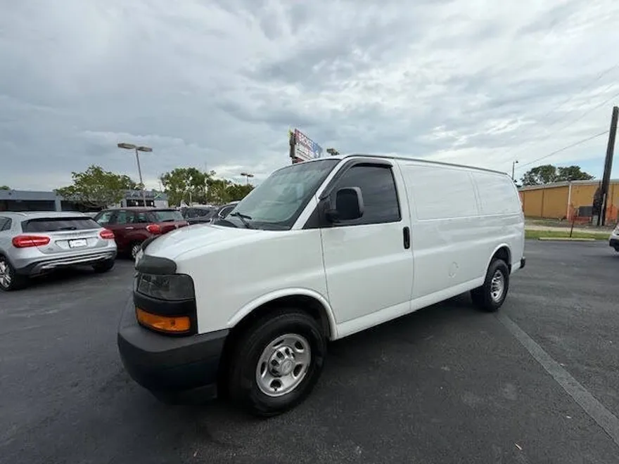 2018 Chevrolet Express 3500 Cargo Van photo 1