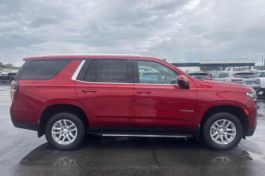 2021 Chevrolet Tahoe LT photo 1