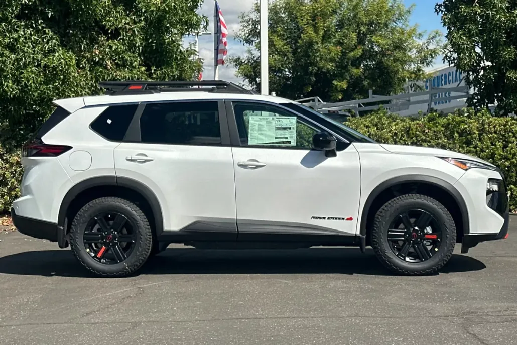 2026 Nissan Rogue AWD photo 1