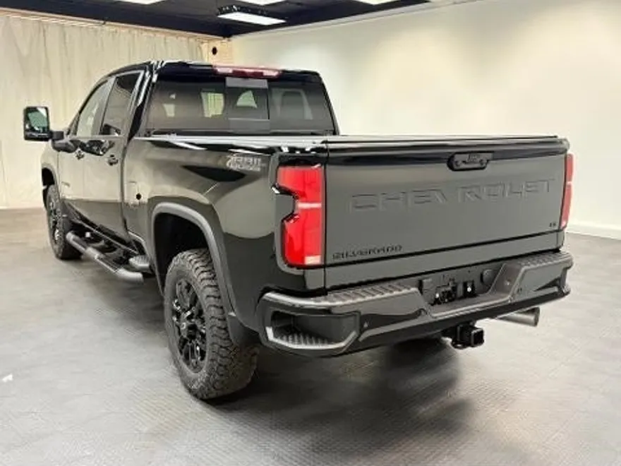 2025 Chevrolet Silverado 2500HD LT photo 1