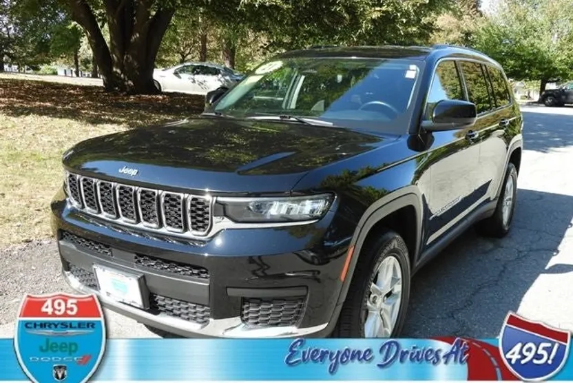 2021 Jeep Grand Cherokee Laredo photo 1