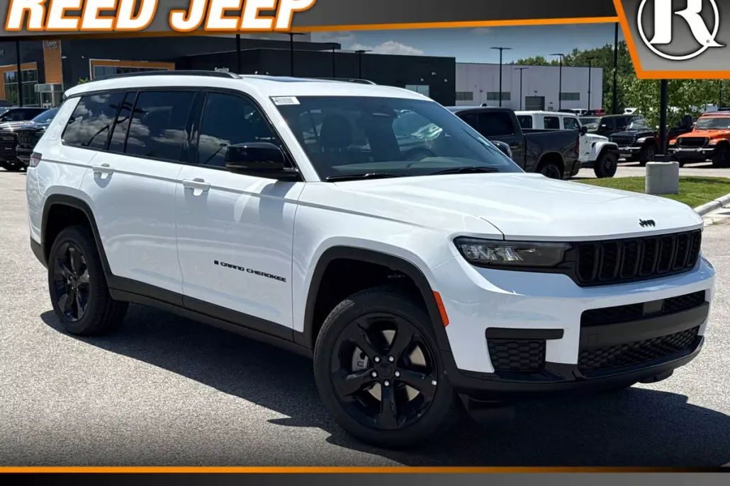 2025 Jeep Grand Cherokee Laredo photo 1