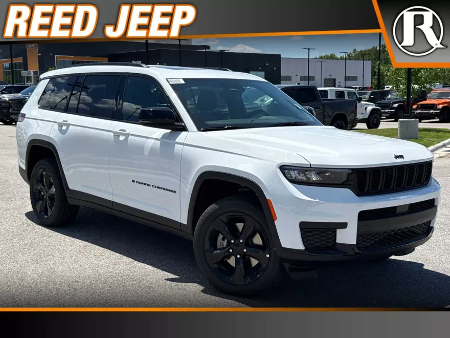2025 Jeep Grand Cherokee Laredo photo 1