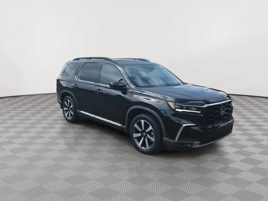2023 Honda Pilot Touring photo 1