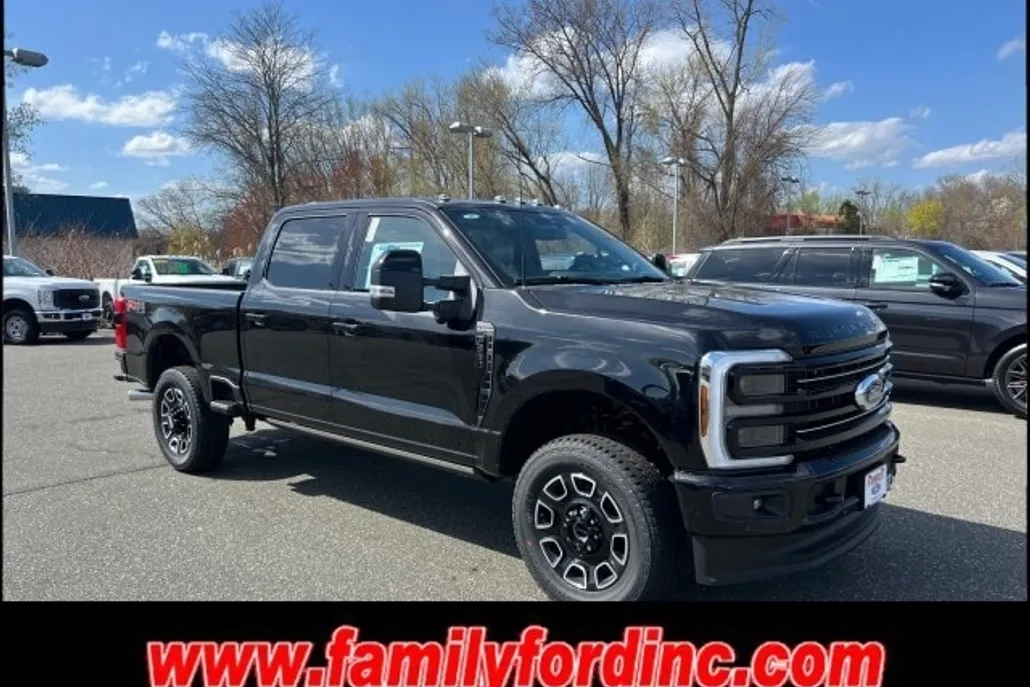 2025 Ford F-350 Platinum photo 1