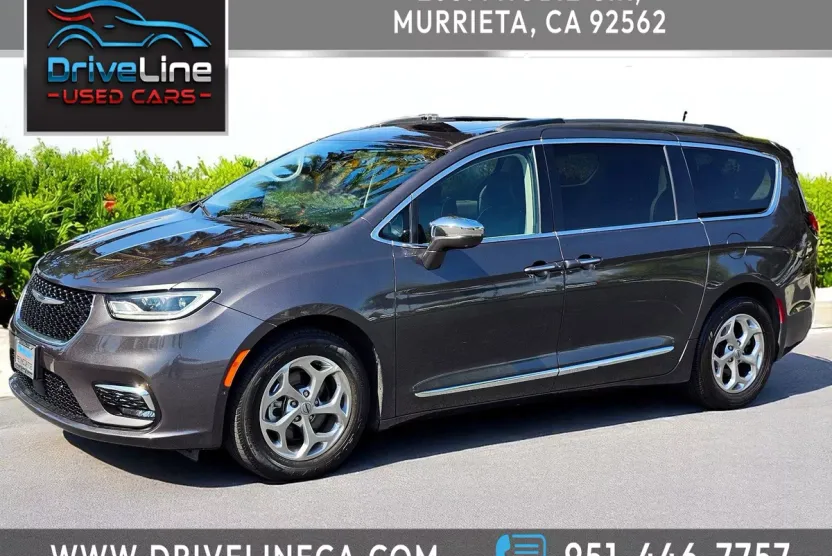 2022 Chrysler Pacifica Limited photo 1