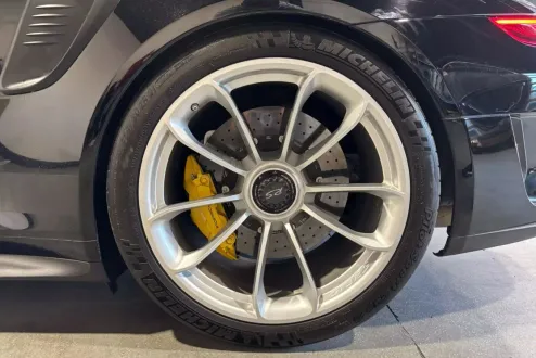 2019 Porsche 911 GT3 RS Coupe photo 2