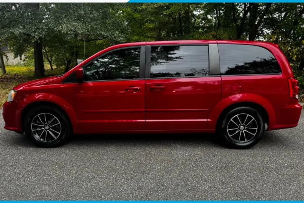 2015 Dodge Grand Caravan SE photo 1