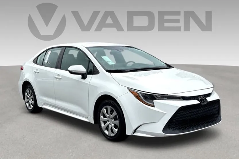 2021 Toyota Corolla LE photo 1