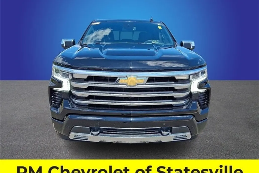 2024 Chevrolet Silverado 1500 High Country photo 1