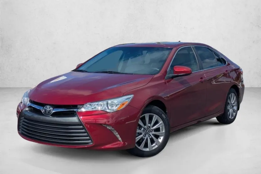2017 Toyota Camry XLE SE photo 1