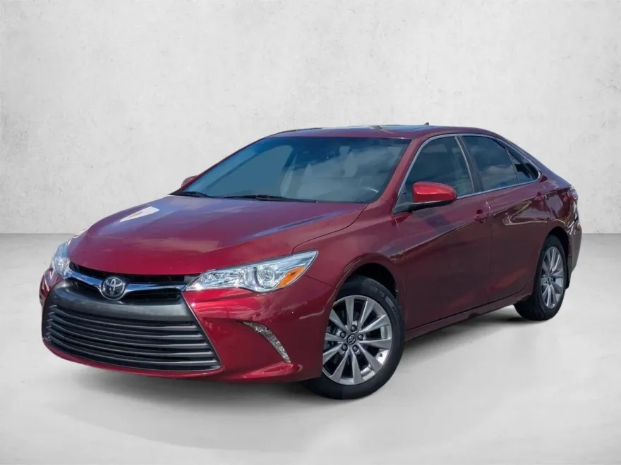 2017 Toyota Camry XLE SE photo 1