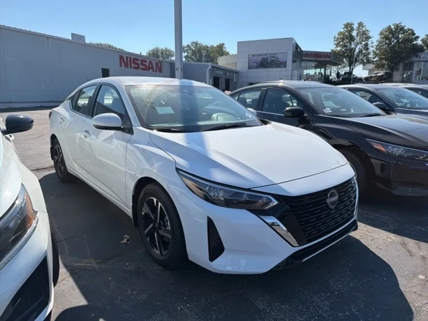2025 Nissan Sentra SV photo 1