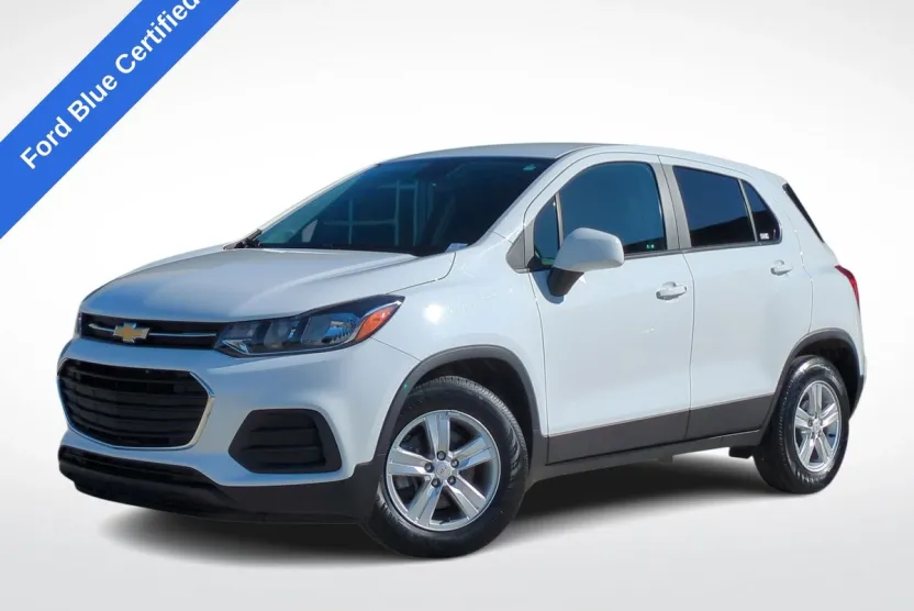 2021 Chevrolet Trax LS photo 1