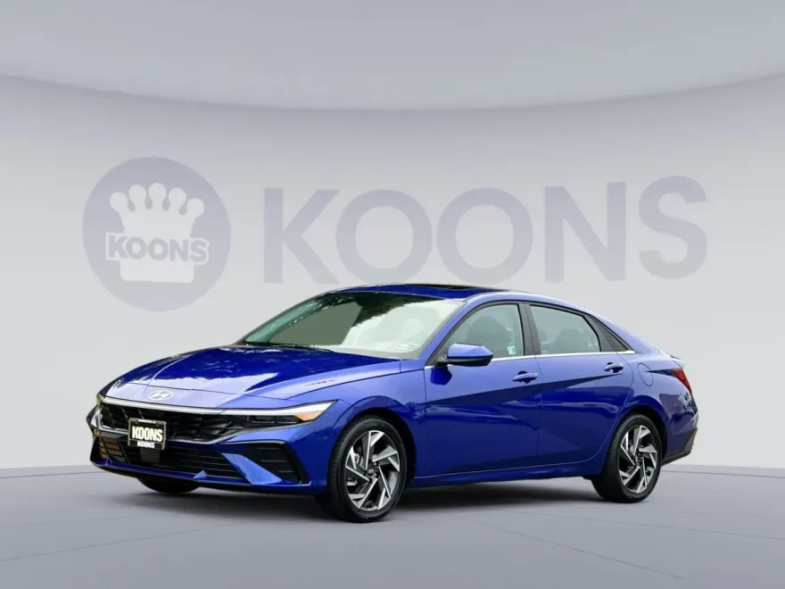 2025 Hyundai Elantra SEL Convenience photo 1