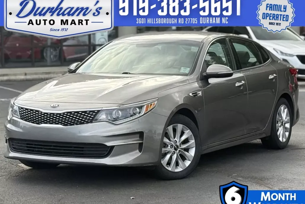 2017 Kia Optima EX photo 1