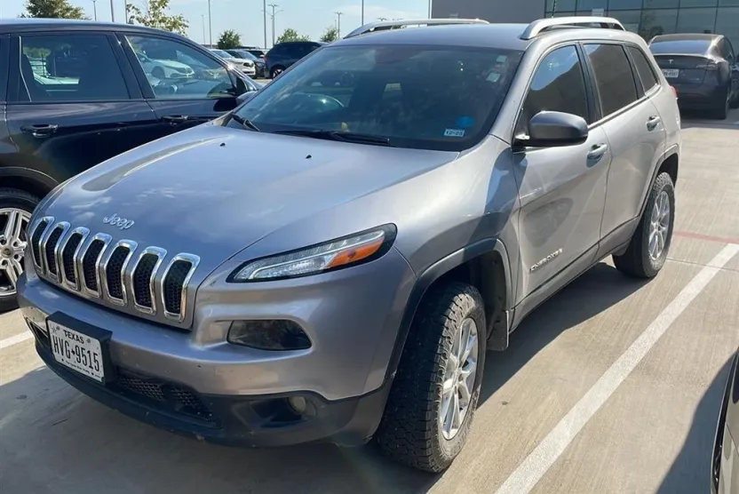 2016 Jeep Cherokee Latitude photo 1