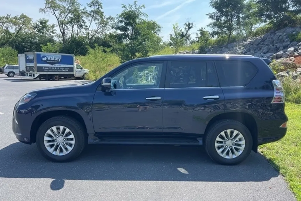 2023 Lexus GX 460 Premium photo 1