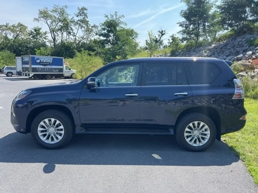 2023 Lexus GX 460 Premium photo 1