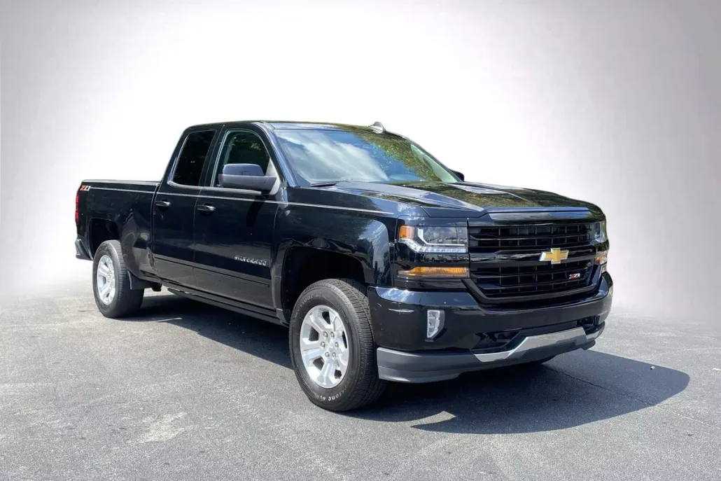 2018 Chevrolet Silverado 1500 LT photo 1