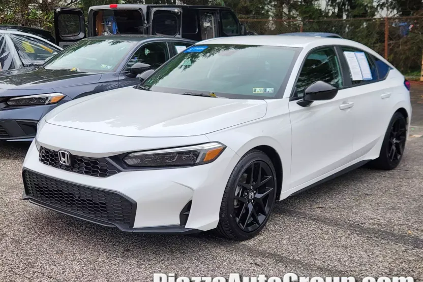 2025 Honda Civic Sport Hatchback photo 1