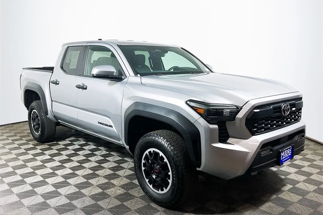2024 Toyota Tacoma TRD Off-Road photo 1