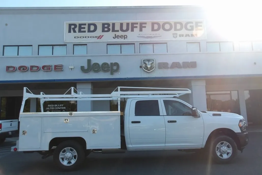 2024 Ram 3500 Tradesman photo 1