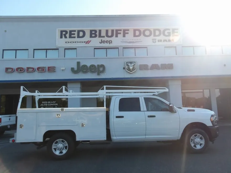 2024 Ram 3500 Tradesman photo 1