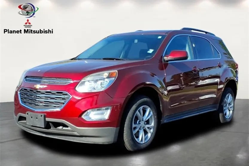 2017 Chevrolet Equinox LT photo 1