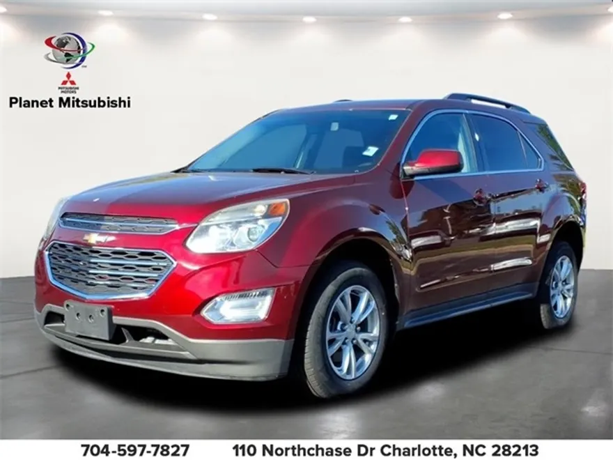 2017 Chevrolet Equinox LT photo 1