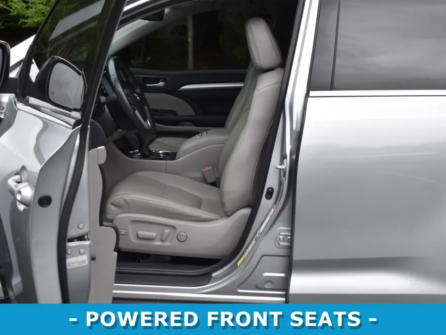 2019 Toyota Highlander XLE photo 1