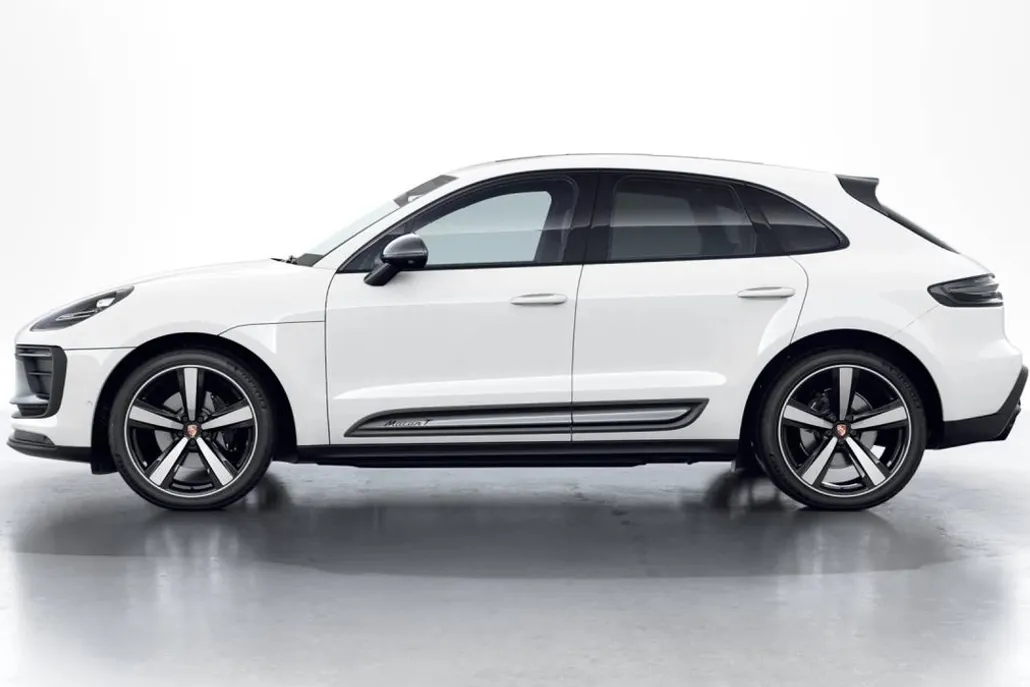 2026 Porsche Macan T photo 1
