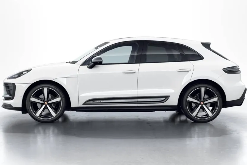 2026 Porsche Macan T photo 1
