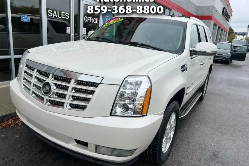 2007 Cadillac Escalade Luxury photo 1