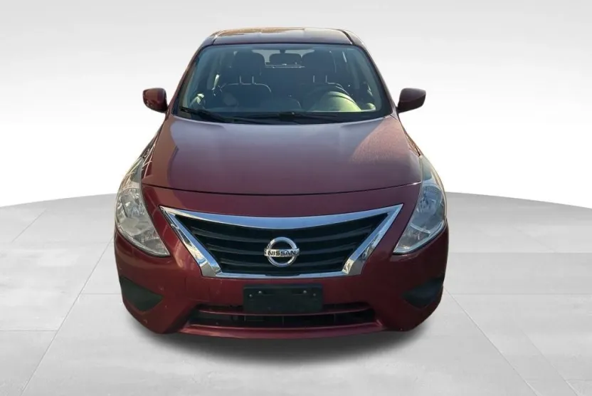 2018 Nissan Versa 1.6 SV photo 1