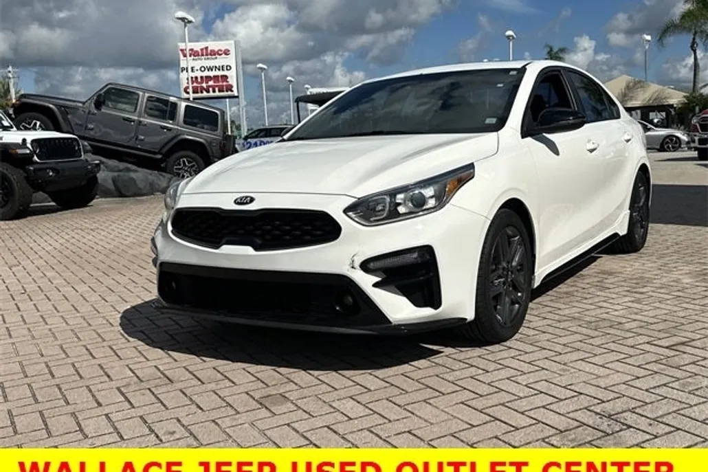 2021 Kia Forte GT-Line photo 1