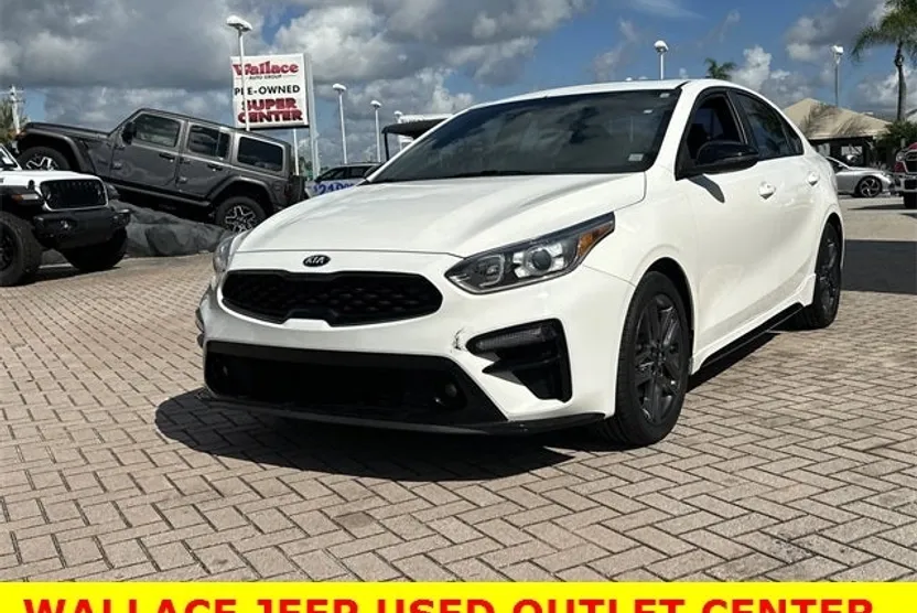 2021 Kia Forte GT-Line photo 1